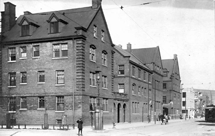 The Hull House in Chicago (1906)