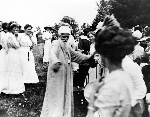 Abdu'l-Baha at the Unity Feast in Teaneck, NJ in 1912