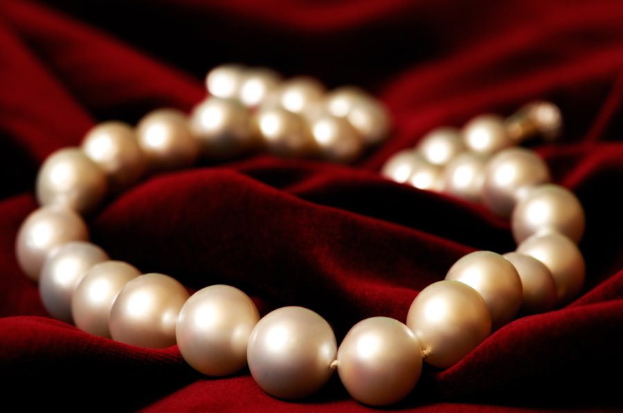 pearls-velvet
