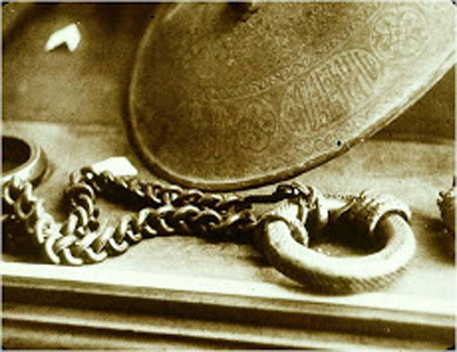 One of the chains placed around Baha'u'llah's neck in the Siyah Chal prison.