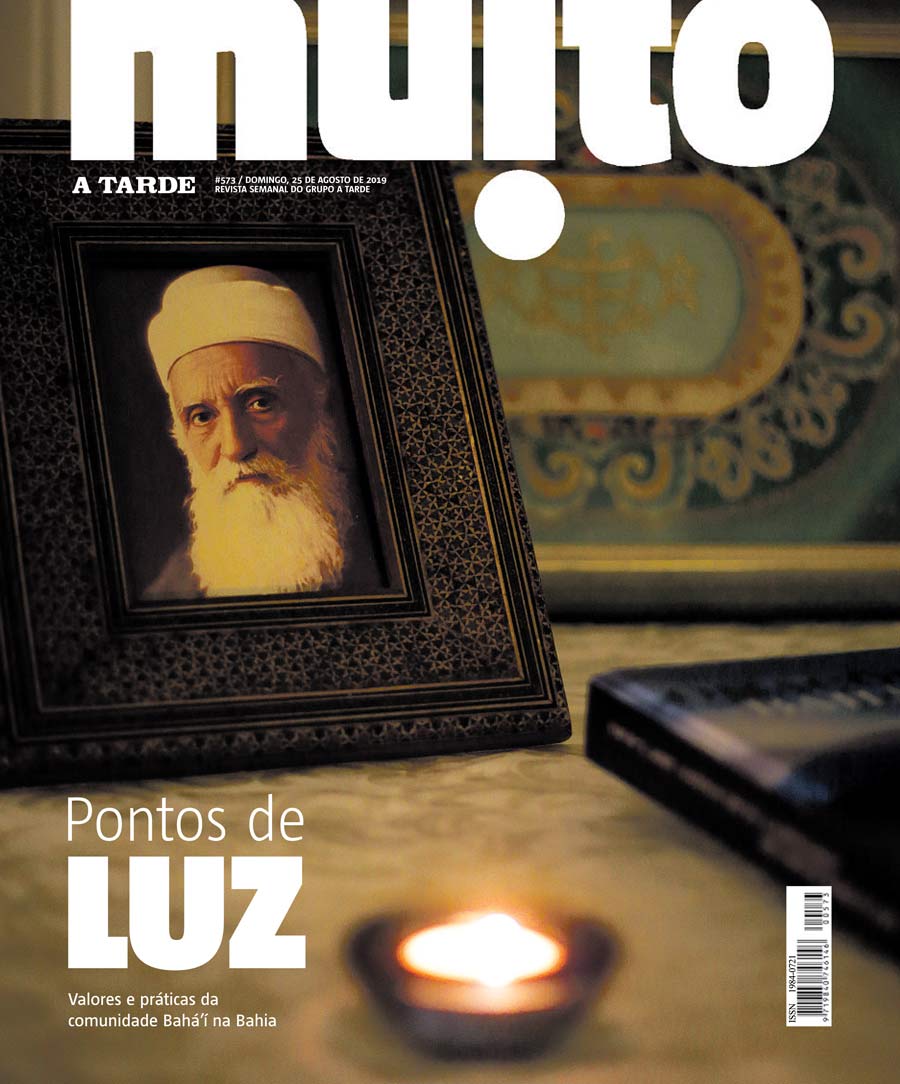 A Tarde, a major newspaper in Salvador, Brazil, featured the Baha’i community in its most recent Sunday magazine. The magazine includes a 6-page cover article about the Baha’is of Salvador, their history from when Martha Root first visited a century ago, their present efforts to contribute to life in Salvador, and their plans for the upcoming bicentenary celebrations. 