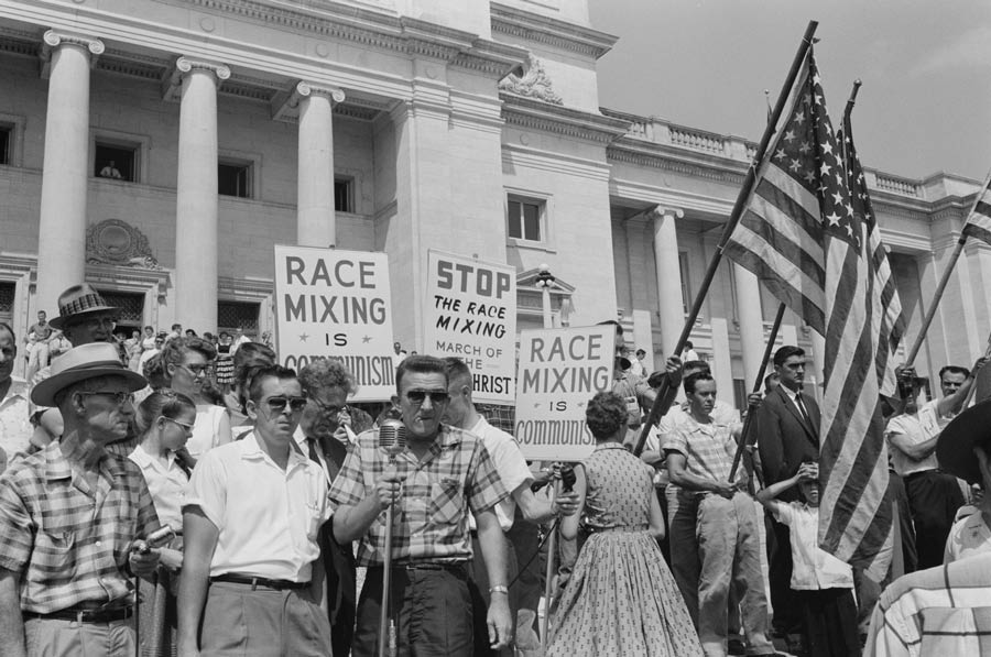 Little Rock, 1959.Rally en la capital del estado para protestar por la integración de Central High School.